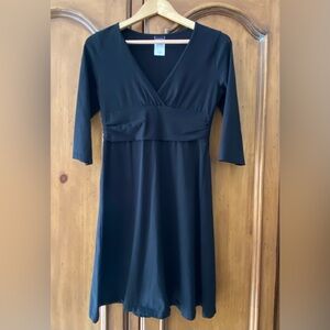 Patagonia Women Dress Size Medium 3/4 Sleeves Organic Cotton Deep V-neck